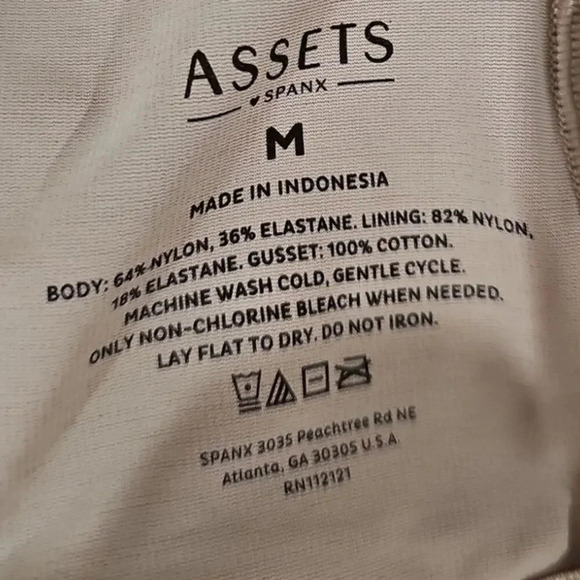 Spanx Flawless Finish Strapless Cupped Midthigh Bodysuit Neutral Size M - Picture 7 of 7